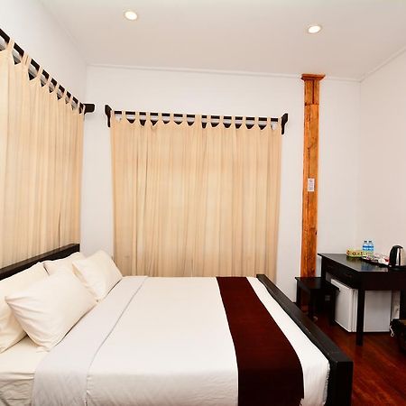 The Manor Hotel Nyaung Shwe Extérieur photo