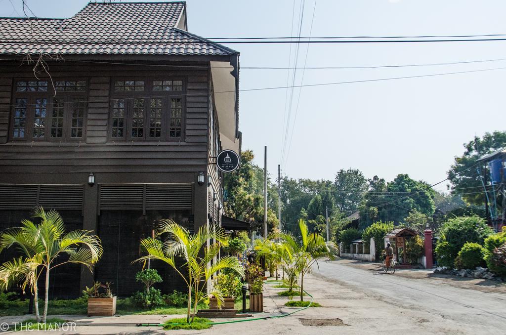 The Manor Hotel Nyaung Shwe Extérieur photo