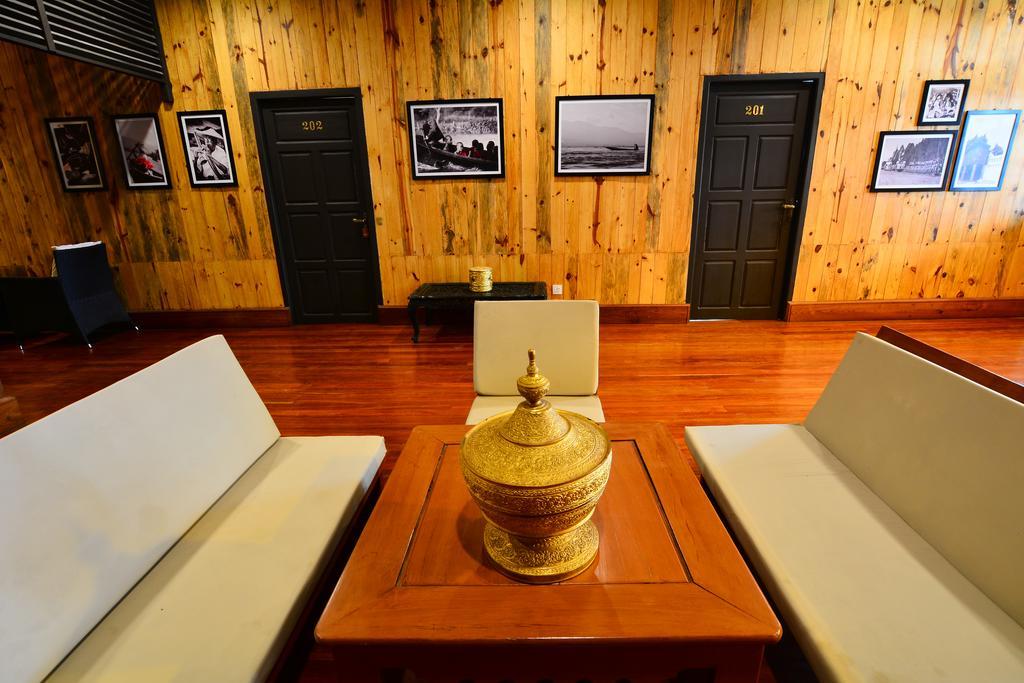 The Manor Hotel Nyaung Shwe Extérieur photo